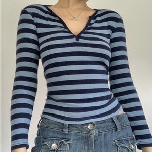 Emmiol - Striped V Neck Long Sleeve Tee